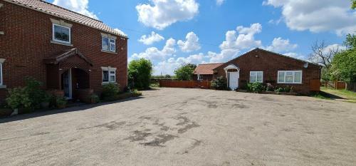 Sherwood Bungalow 3 Bedroom Entire Property