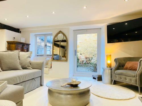 Warm, Modern 2 Bed Cottage In The Cotswolds