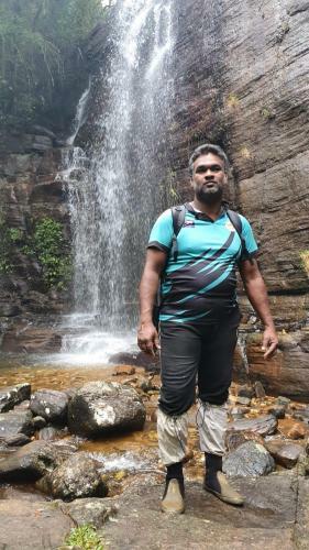 Knuckles Gateway Hiking