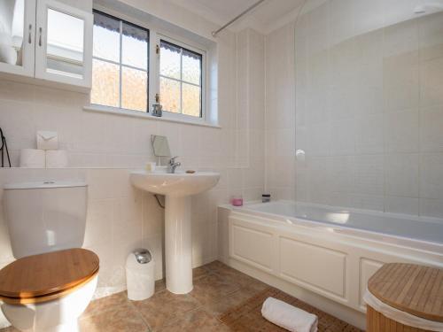 Pass The Keys Spacious 3 Bed, 6 Sleeper House With Garden