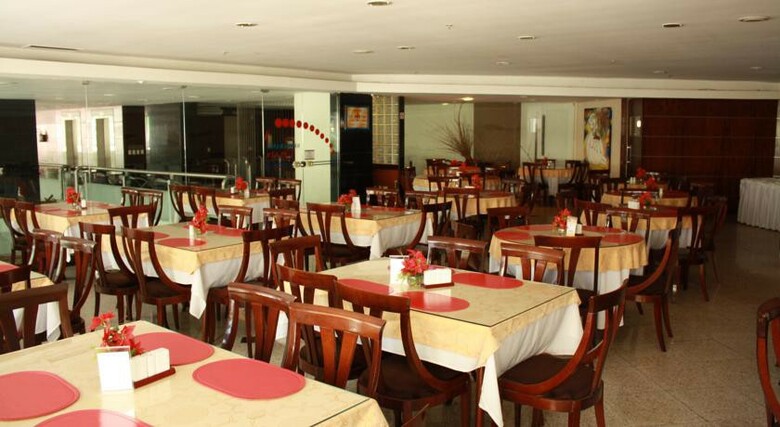Hotel Plaza Praia Suites