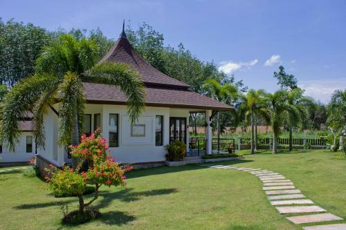 Hotel Leelawadee Garden Resort