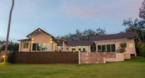 Villa The Beach House