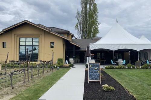 Apartamento The Blue Haven Knox View Kelowna Downtown Condo