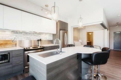 Apartamento The Blue Haven Knox View Kelowna Downtown Condo