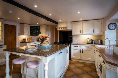 Luxury 1 Bed Villa - Great Location - Peaceful