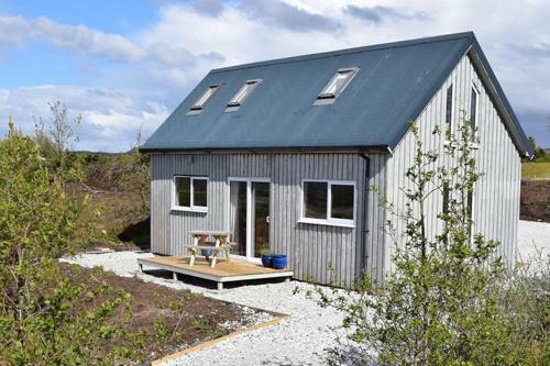 Tigh Eilidh (the Cabin On The Hill)