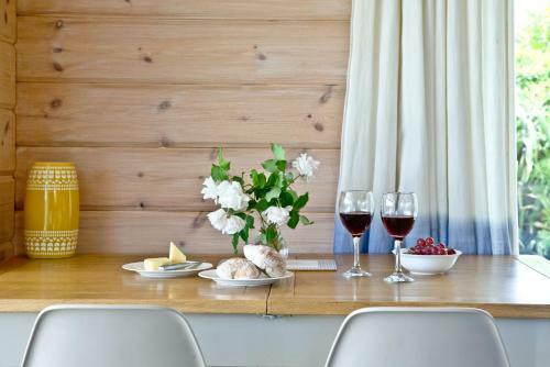 Broadpath, Great Field Lodges