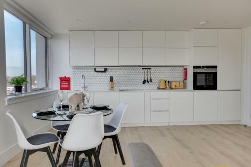 Kings Road Apartments