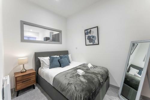 Contemporary 1 Bedroom Apartment In Dudley