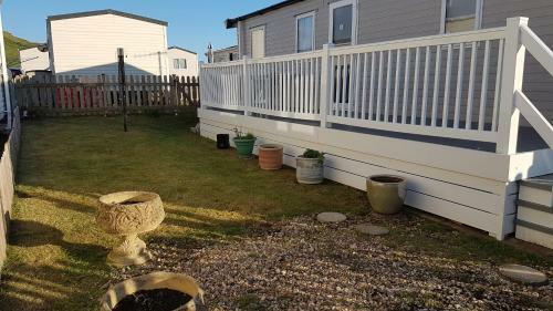 Caravan - Chesil Avenue