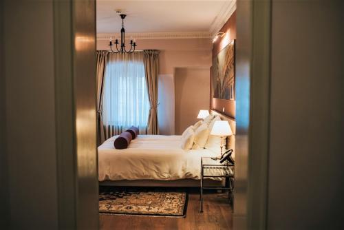 Hotel Mitra, Story Hotels