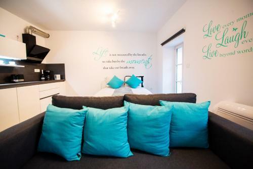 Azzurro Apartment