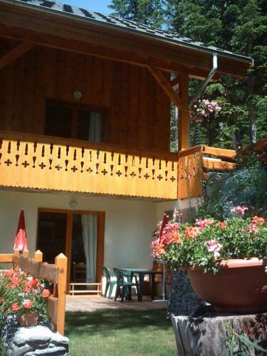 Apartamentos Chalet Deleglise 2