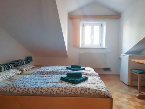 Hostal Apartments Prima Z