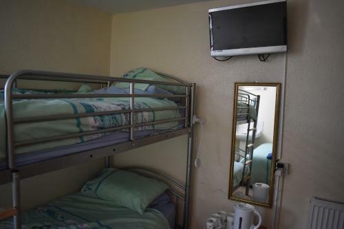 Hostal Three Piers Guest House