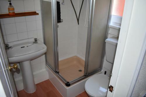 Hostal Three Piers Guest House
