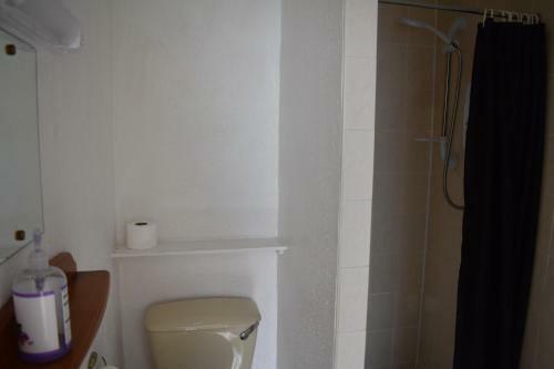 Hostal Three Piers Guest House