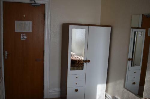 Hostal Three Piers Guest House
