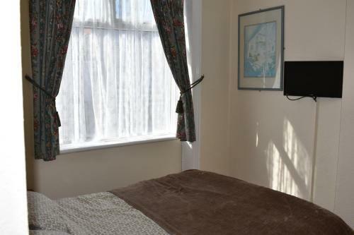 Hostal Three Piers Guest House