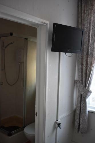 Hostal Three Piers Guest House