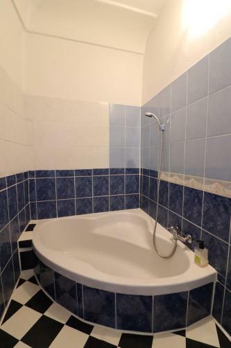 Hostal Guesthouse Veles