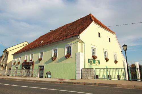 Hostal Guesthouse Veles