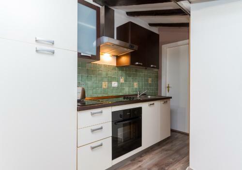 Apartment Pyrrhanum By Locap Group