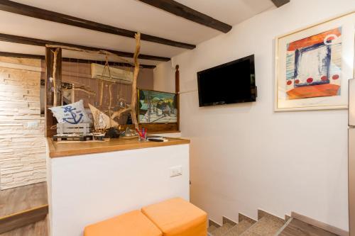 Apartment Pyrrhanum By Locap Group