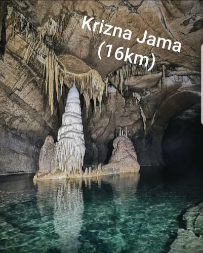 Planinski Dom Na Travni Gori