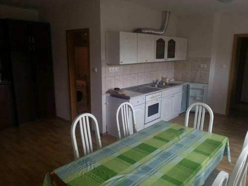 Apartamento Tomdva Ravne
