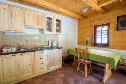Cottages Kravanja