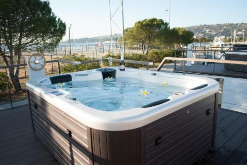 Floating House Blue Star