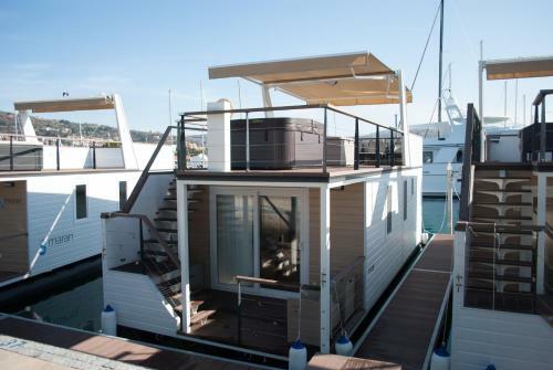 Floating House Blue Star