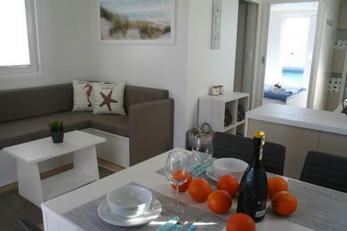 Floating House Marina Royal