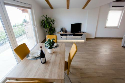 Red Rose Apartment