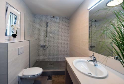 Modern & Comfy Sea View House Ng
