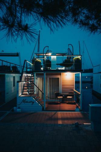 Floating House Memory