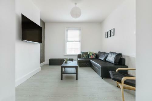 Albert Suites By Sasco Apartments