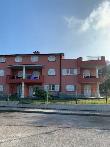 Premium Levant Marina Apartments