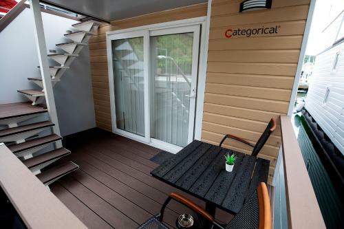 Apartamento Categorical Floating House