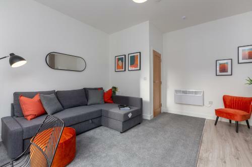 Charles Alexander Short Stay - Charnley House Apartments