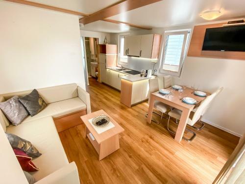 Star 3 Floating House, Marina Portoro?