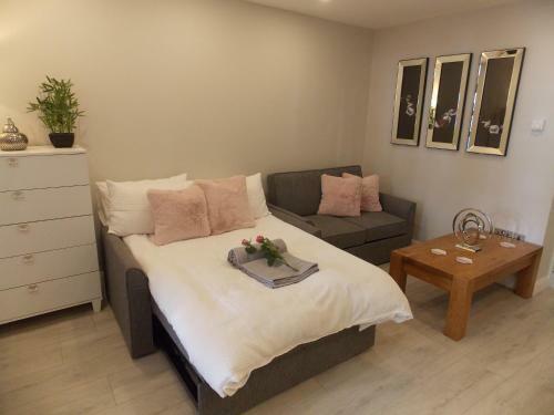 Eden Suite Sasco Apartments