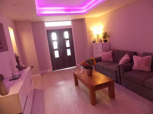 Eden Suite Sasco Apartments