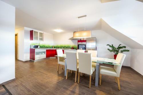 Hostal Apartments Planina Pod Sumikom