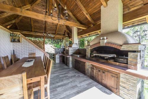 Hostal Apartments Planina Pod Sumikom