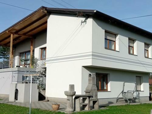 Holiday House ?korjanec