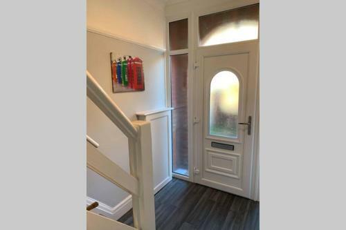 Modern Fully Refurbished 3 Bedroom Home