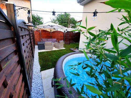 Apartment Guesthouse Nostalgia With Jacuzzi, Solar Shower And Bbq